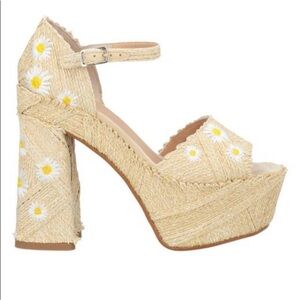 NWT Castañer Antonella Espadrille Platform Sandals with daisys